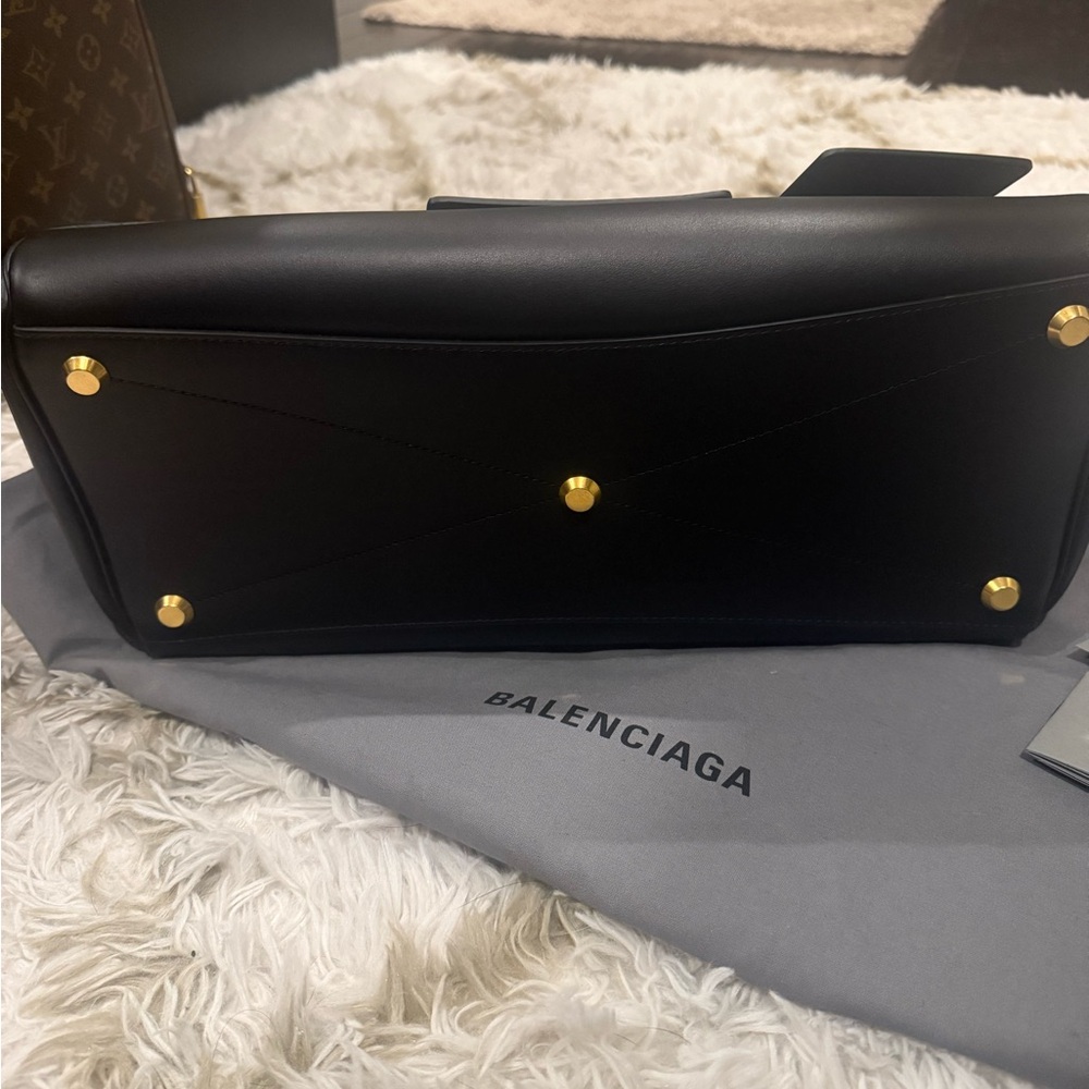 Balenciaga Bel Air Medium - Picture 12 of 15